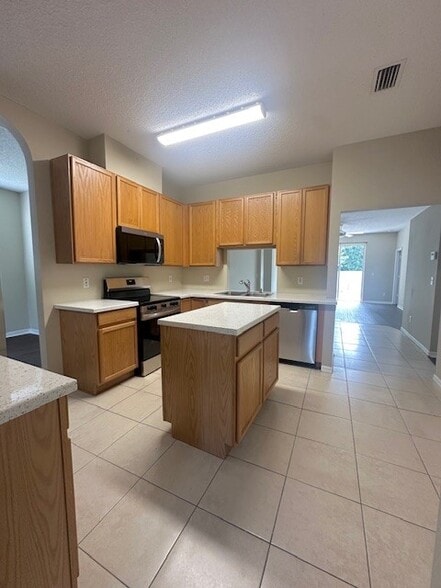Building Photo - 1345 Brooke View Dr