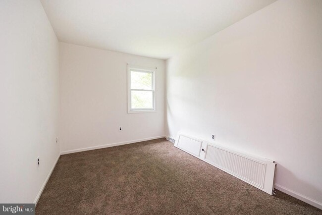 Building Photo - 918 Dogwood Ln
