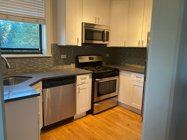 Building Photo - 2331 N Rockwell St