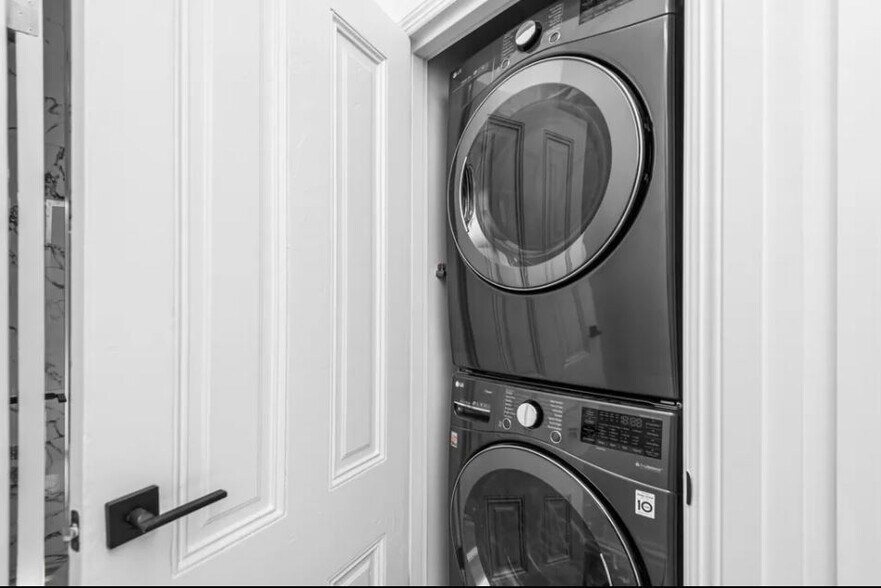 Building Photo - 3337 22nd St