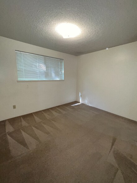 Building Photo - 620 NW 21st St