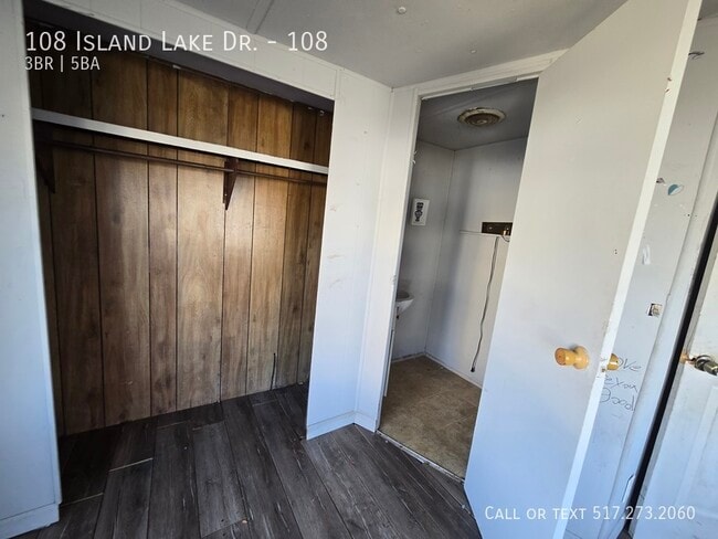 Building Photo - 108 Island Lake Dr