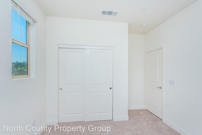 Building Photo - 4 br, 2.5 bath House - 2145 Solara Lane