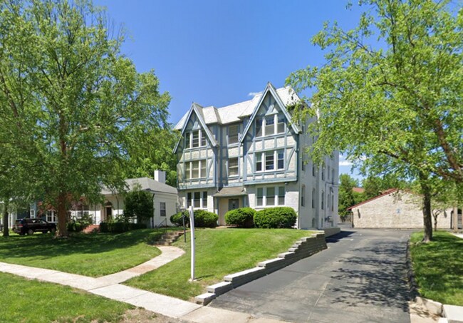 Primary Photo - 125 W Bodley Ave
