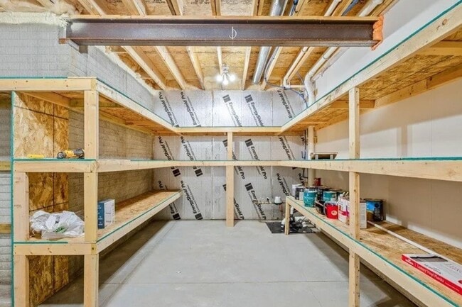 Building Photo - Waterfront Home in Buccaneer Bay with 3-Car Garage & Walkout Basement