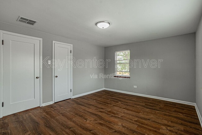 Building Photo - 201 S Meade St