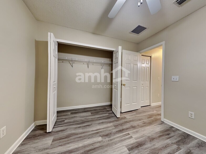 Building Photo - 861110 Worthington Dr