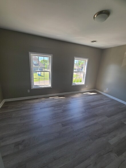 Building Photo - 32 Forry St