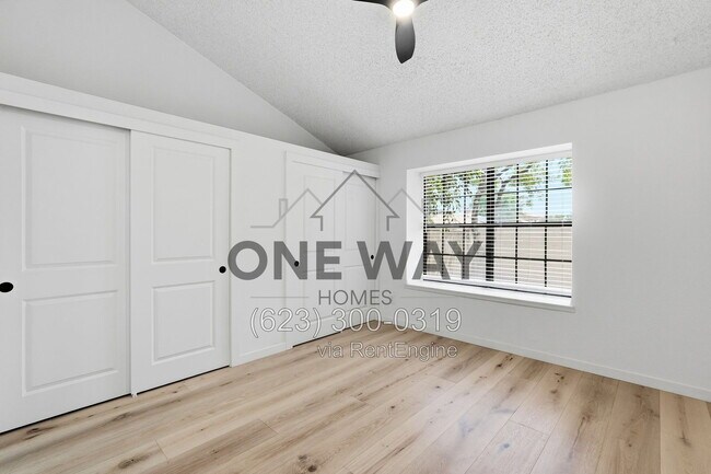 Building Photo - 5704 E Aire Libre Ave