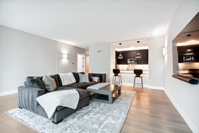 Building Photo - 501 N Clinton St