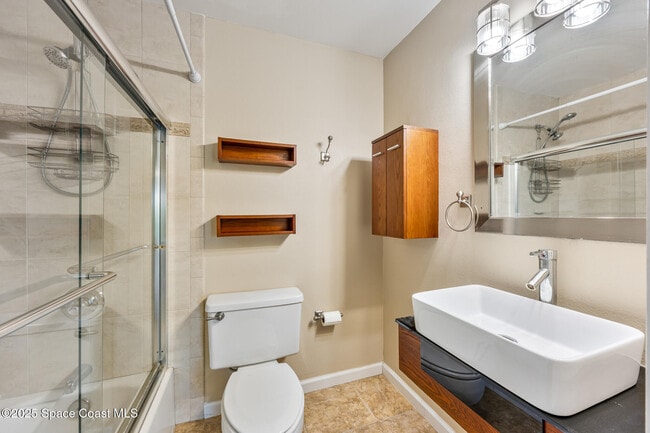 Building Photo - 194 Queens Ct