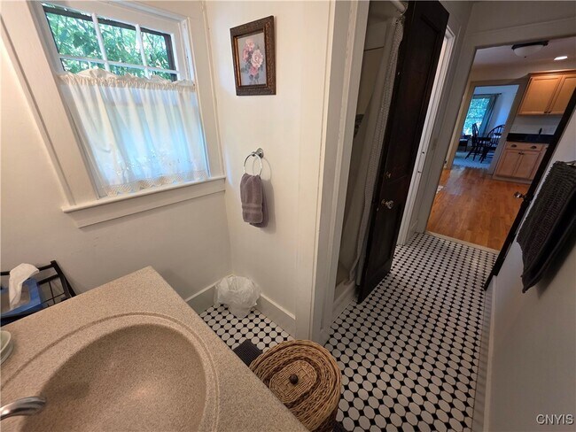 Building Photo - 5358 W Lake Rd