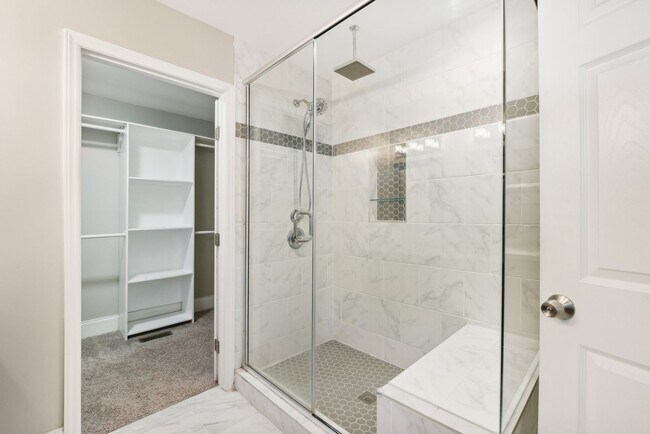 Building Photo - Charming 3BR House in Charlotte