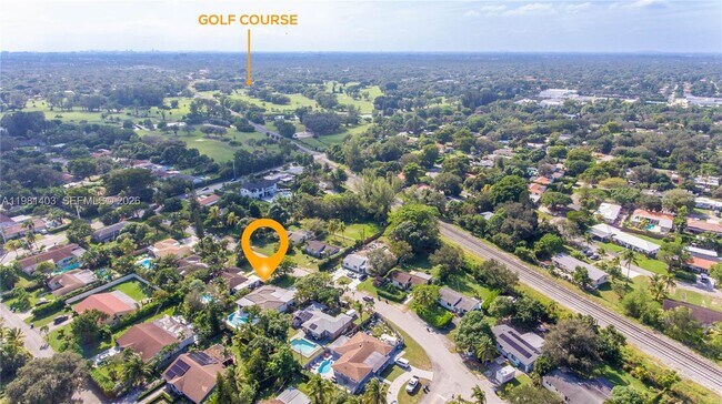 Building Photo - 10845 Peachtree Dr