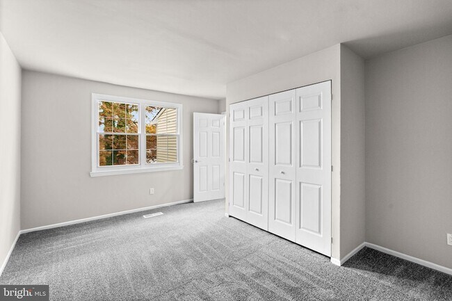 Building Photo - 314 Woodleaf Ct