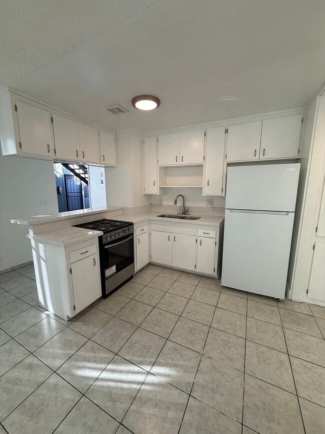 Building Photo - Spacious 1 Bedroom 1 Bath in the City of Norwalk, CA. Won't Last Long!