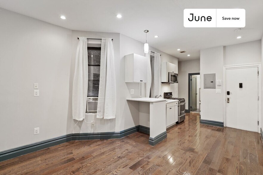 Building Photo - 826 9th Ave