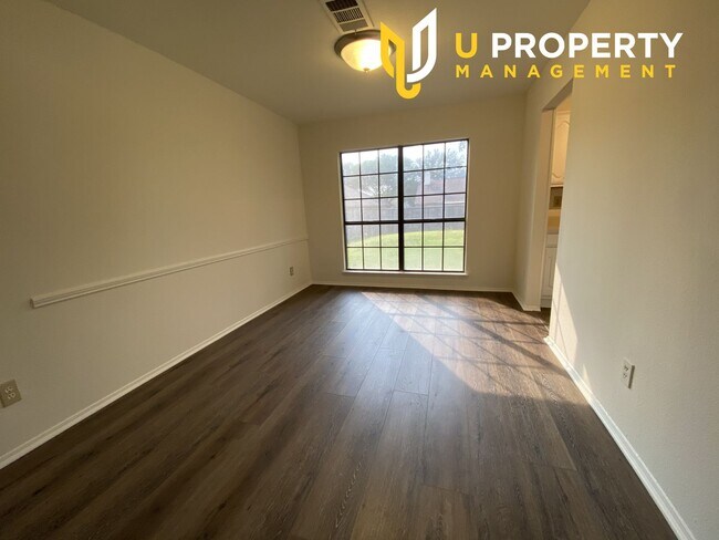 Building Photo - 6705 Vero Dr
