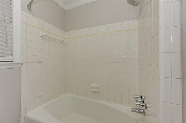 Building Photo - 1837 Chancery Ln