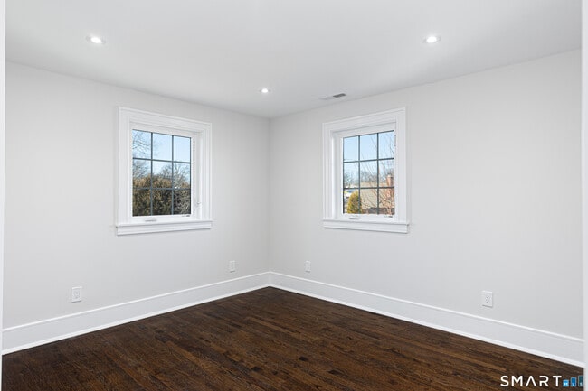 Building Photo - 38 Poe Ct