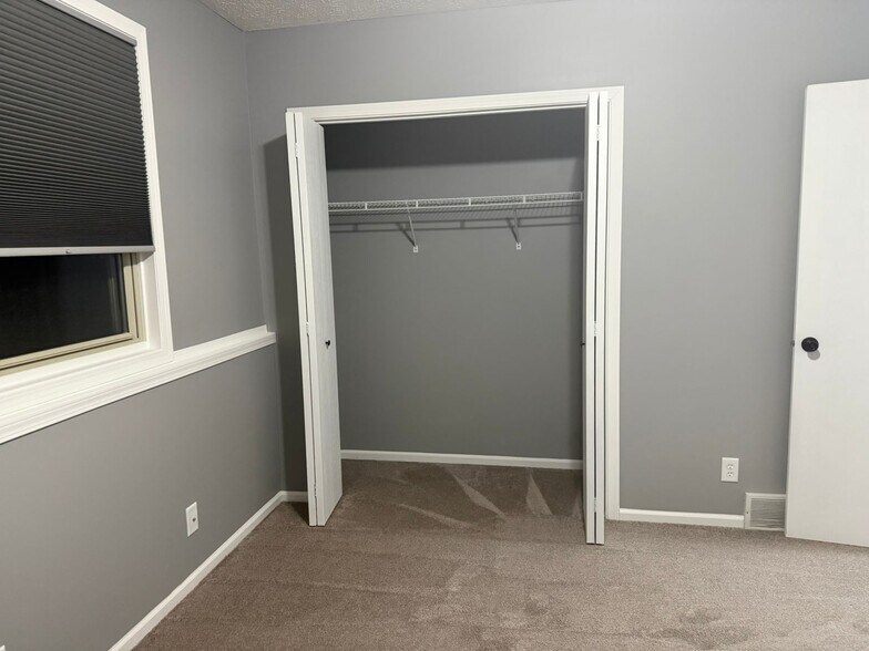 Building Photo - 2347 Ferguson Rd