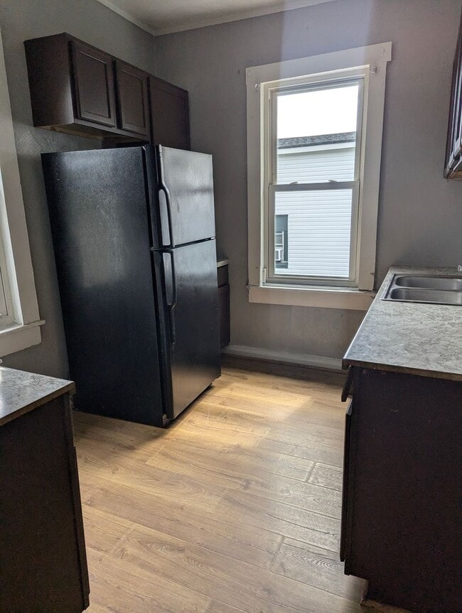 Building Photo - MOVE IN READY 4 Bedroom in the Heart of Portsmouth!