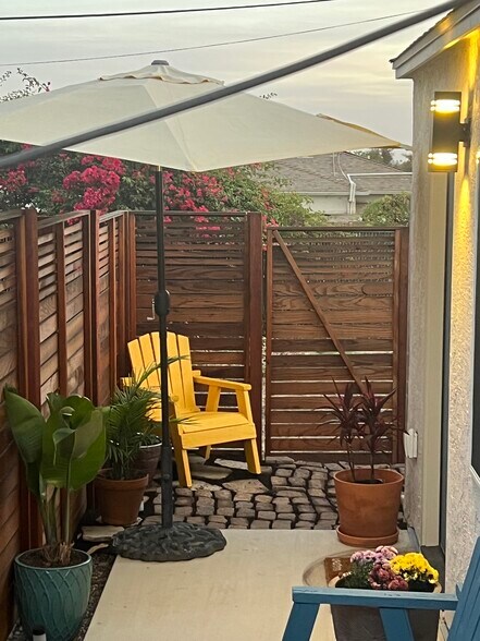 Building Photo - 5703 Adelaide Ave