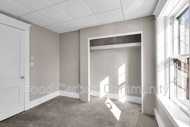 Building Photo - 1247 Hertel Ave