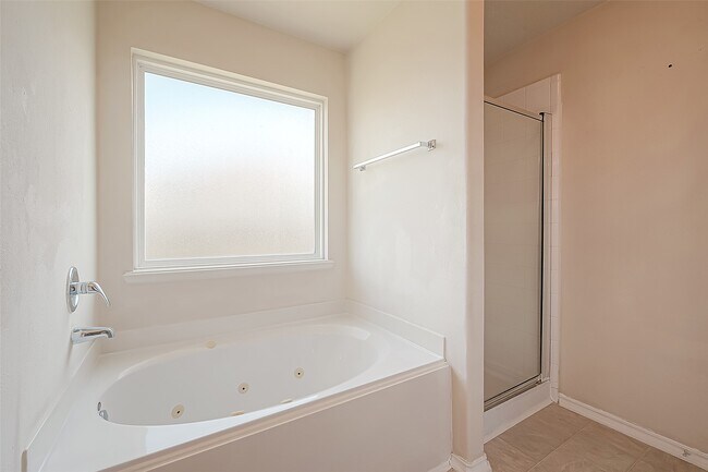 Building Photo - 11015 WARATH Oak Ct