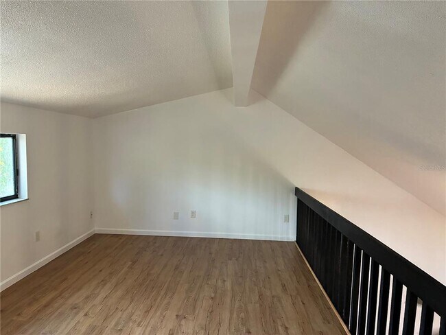 Building Photo - 2142 Bradford St