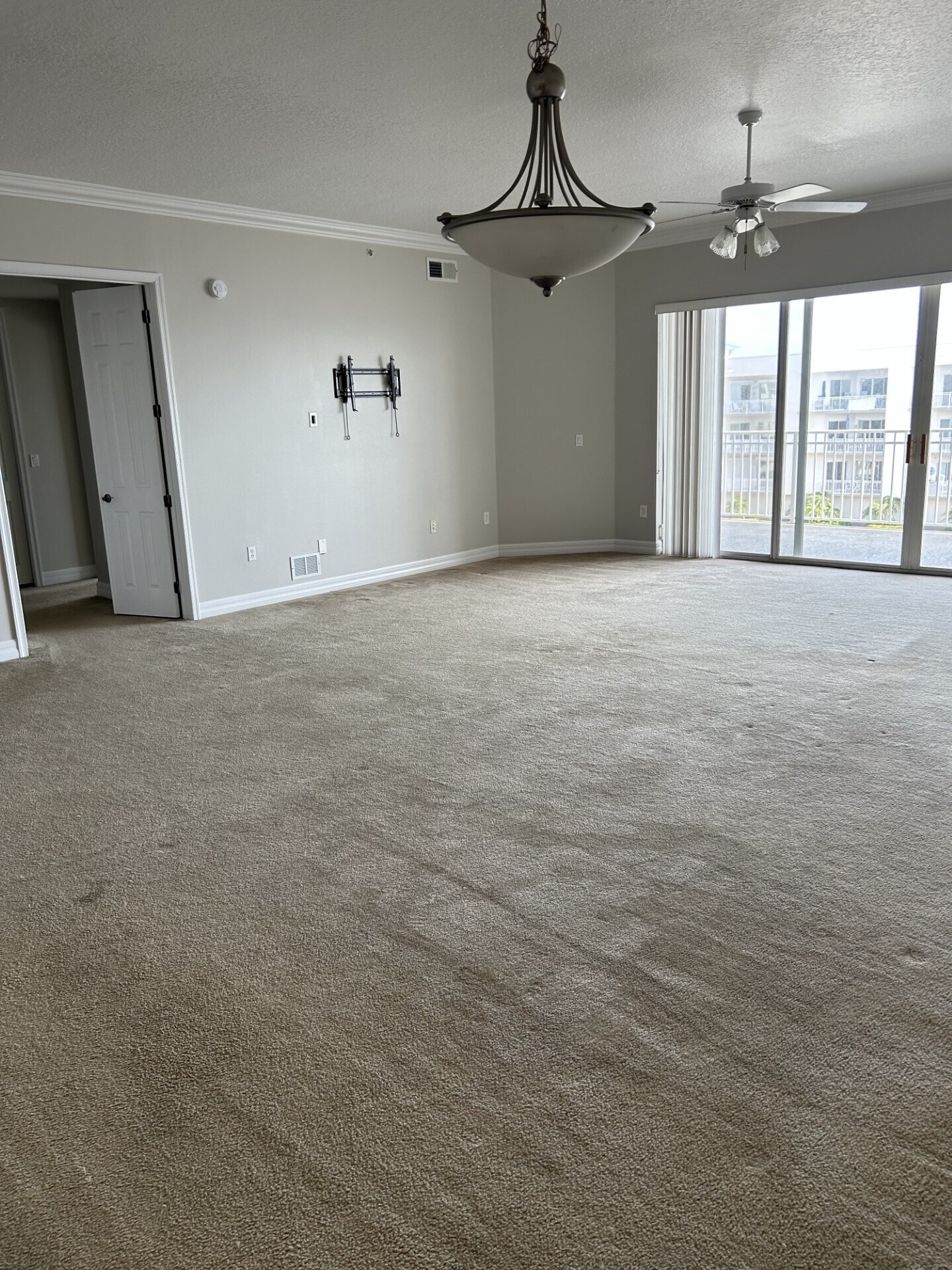 Building Photo - 590 S Banana River Dr