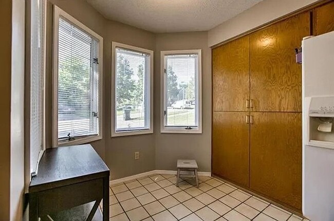 Building Photo - 203 Deerfield Ln