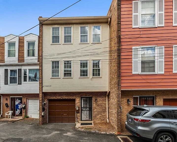 Building Photo - 1902 Curtis Ct SE