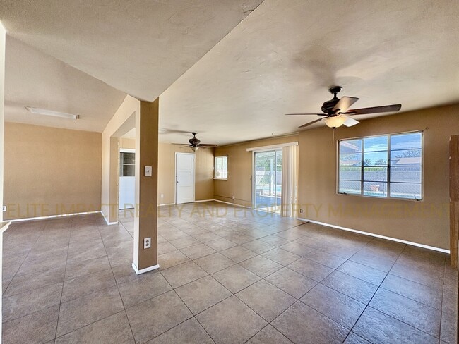 Building Photo - 5962 E 25th St