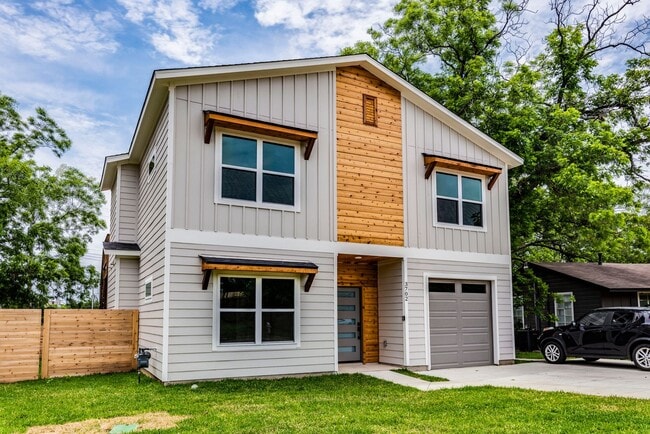 Building Photo - 3702 Tower View Ct