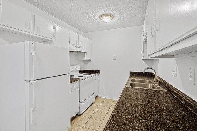 Interior Photo - Redwood Manor