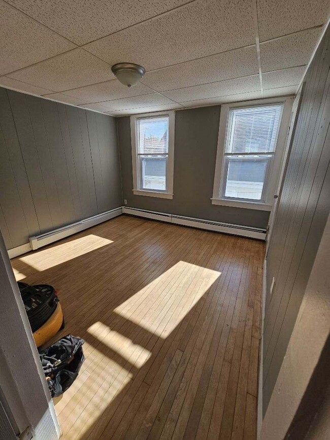 Building Photo - 92 Peirce St.