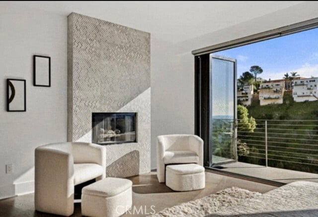 Building Photo - 6422 Weidlake Dr