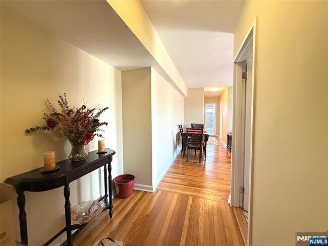 Building Photo - 3091 Edwin Ave