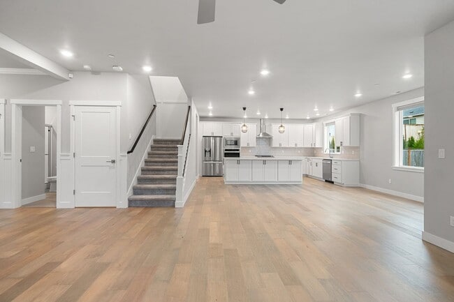 Building Photo - Newer 4-Bedroom Home in Bremerton