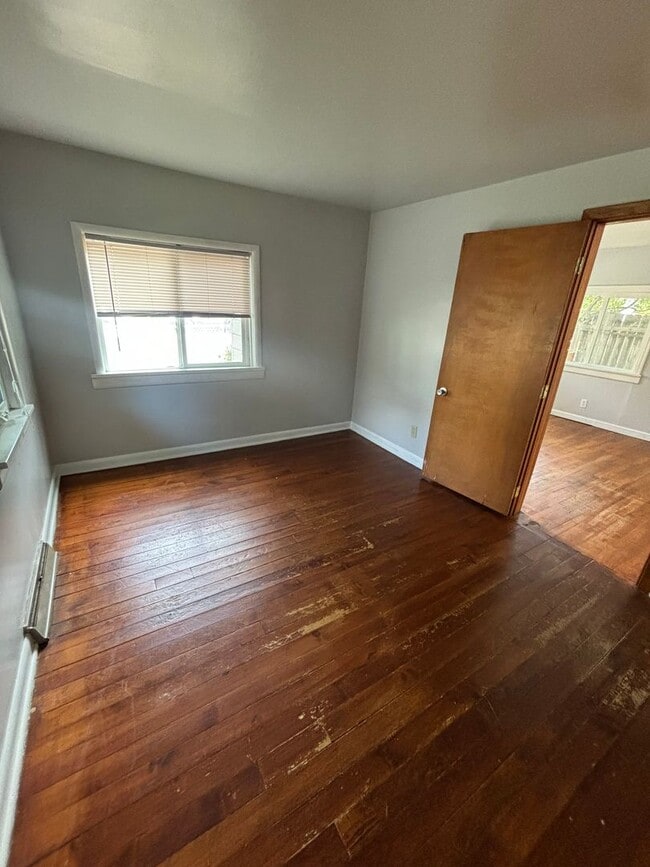 Building Photo - Charming 2-Bedroom Single Family Home