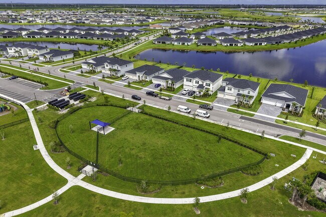 Building Photo - 12291 SW Forli Wy