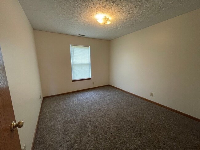 Building Photo - UPDATED 3 BR HOME IN PRIME WEST LAFAYETTE ...