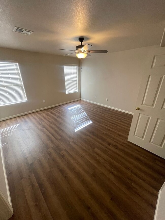 Building Photo - Gorgeous 3 Bedroom / 2 Bathroom Home in Las Colinas