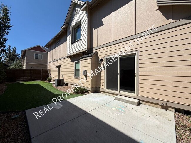 Building Photo - 20531 SE Stanford Pl