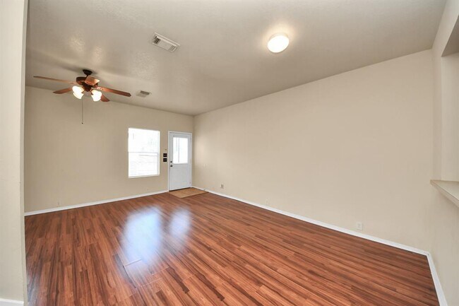 Building Photo - 23859 Pebworth Pl