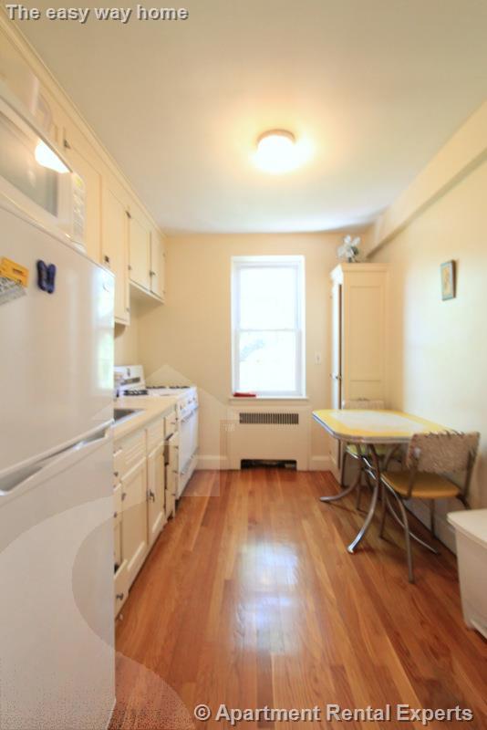 Building Photo - 16 Ware St