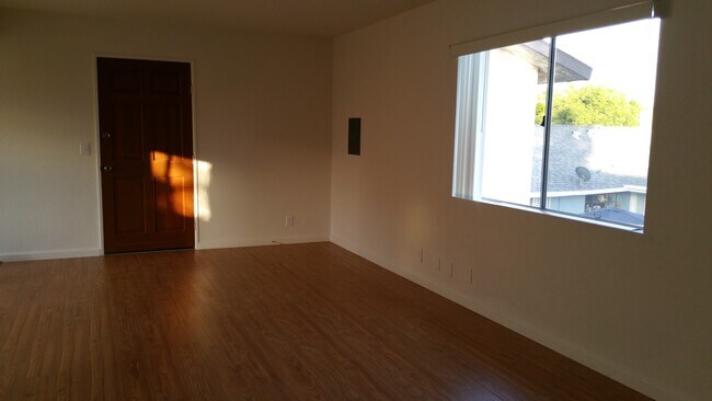 Living Room - 3843 Huron Ave