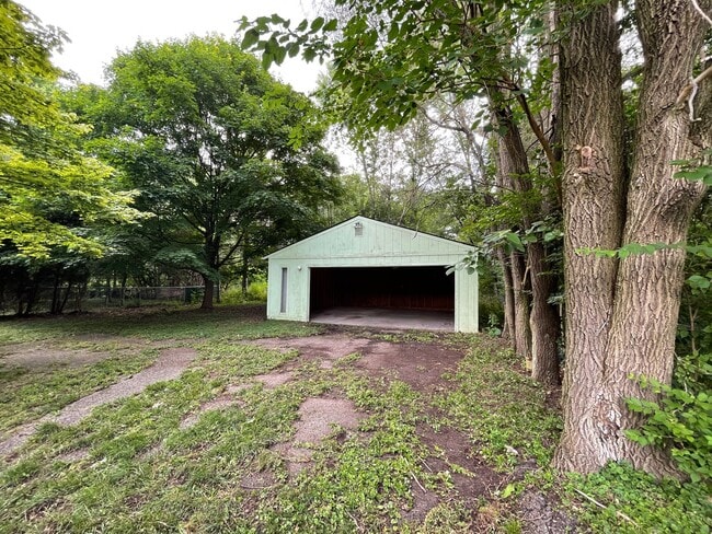 Building Photo - 3479 Fieldview Ave