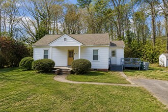 Building Photo - Charming Charlotte Retreat with Convenience at Every Turn, 2BR/1BA/880 sq ft